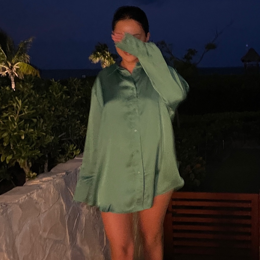 Silky Emerald Blouse - Picture 2 of 2